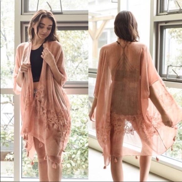 Other - SOLD OUT🤗🤗Lovely Flowing Kimonos with Tassels